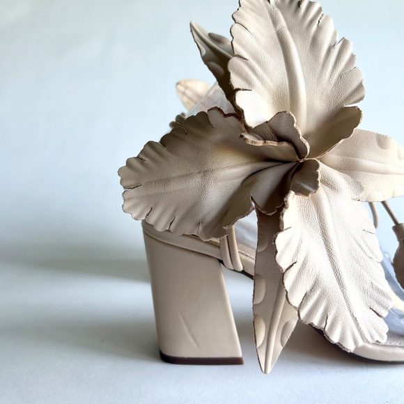 Cecelia Cream Leather Flower Ankle Strap Slingbacks size 6.5 - Picture 2 of 15